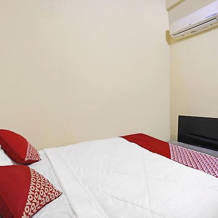 Spot On 91343 Kartika Guest House Syariahnearpantai Stres Jodoh  Екстер'єр фото