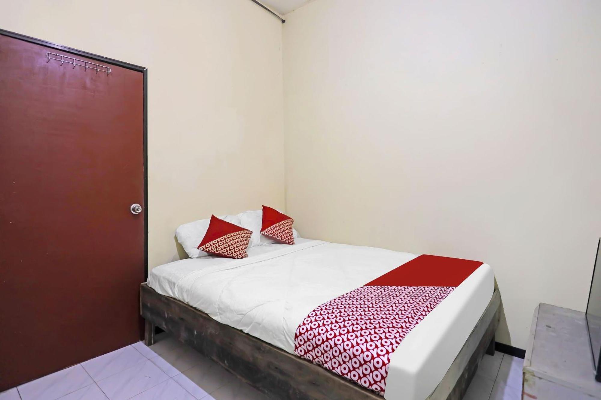 Spot On 91343 Kartika Guest House Syariahnearpantai Stres Jodoh  Екстер'єр фото