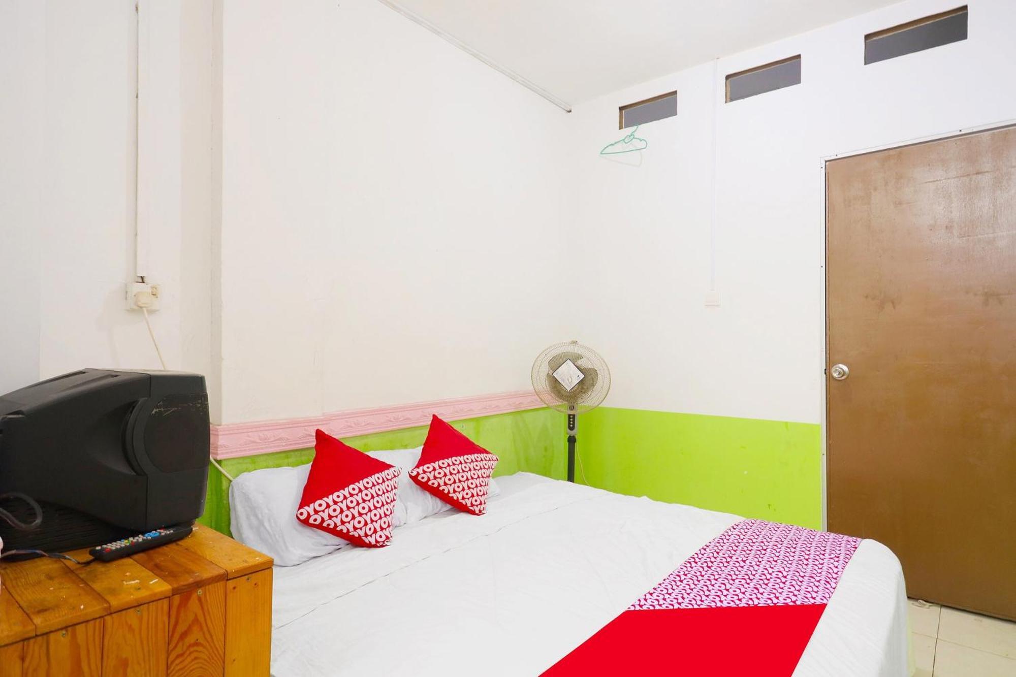 Spot On 91343 Kartika Guest House Syariahnearpantai Stres Jodoh  Екстер'єр фото