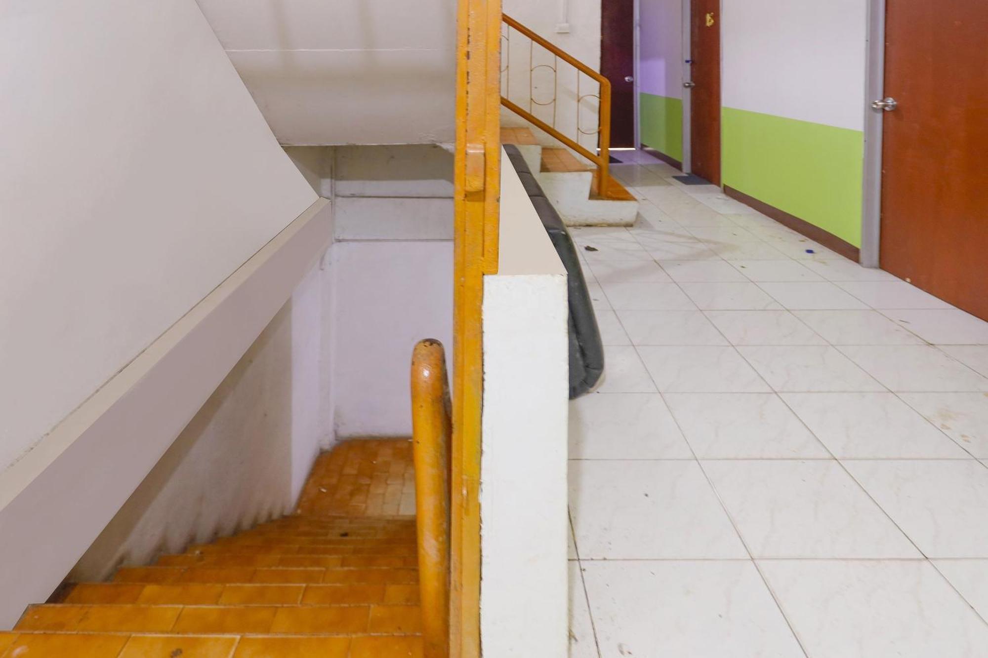Spot On 91343 Kartika Guest House Syariahnearpantai Stres Jodoh  Екстер'єр фото